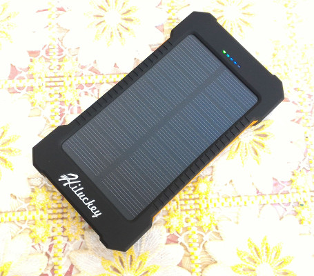 Batteria solare power bank Hiluckey